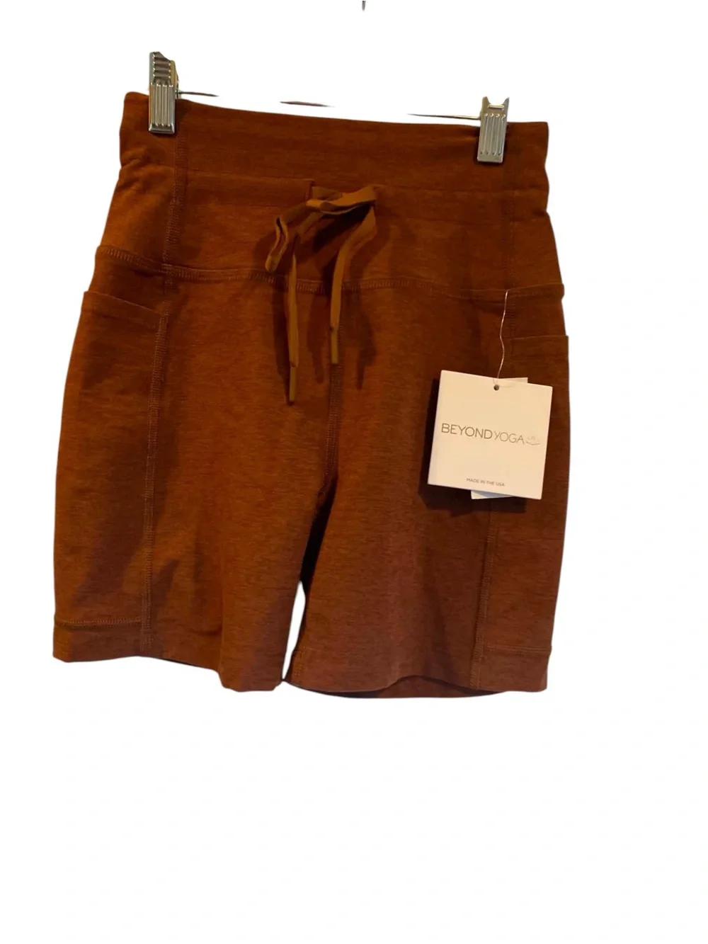 NWT Beyond Yoga Pocket Shorts BROWN Size: Small